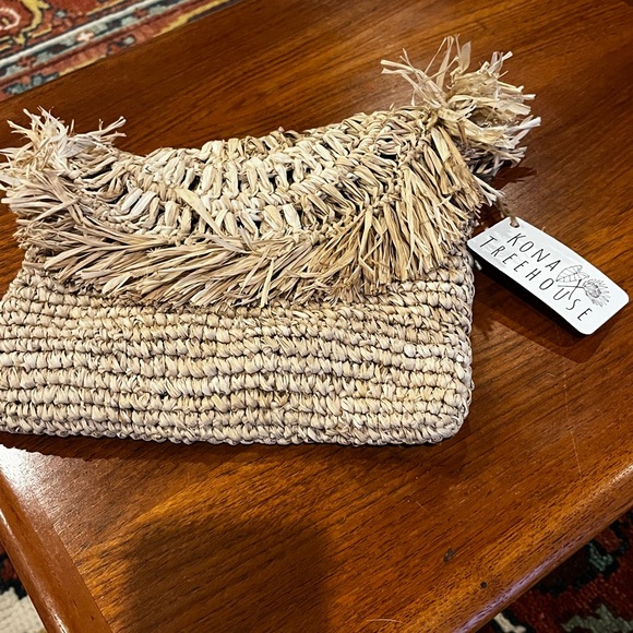 Strawgrass Zipper Clutch - Picture 1 of 4